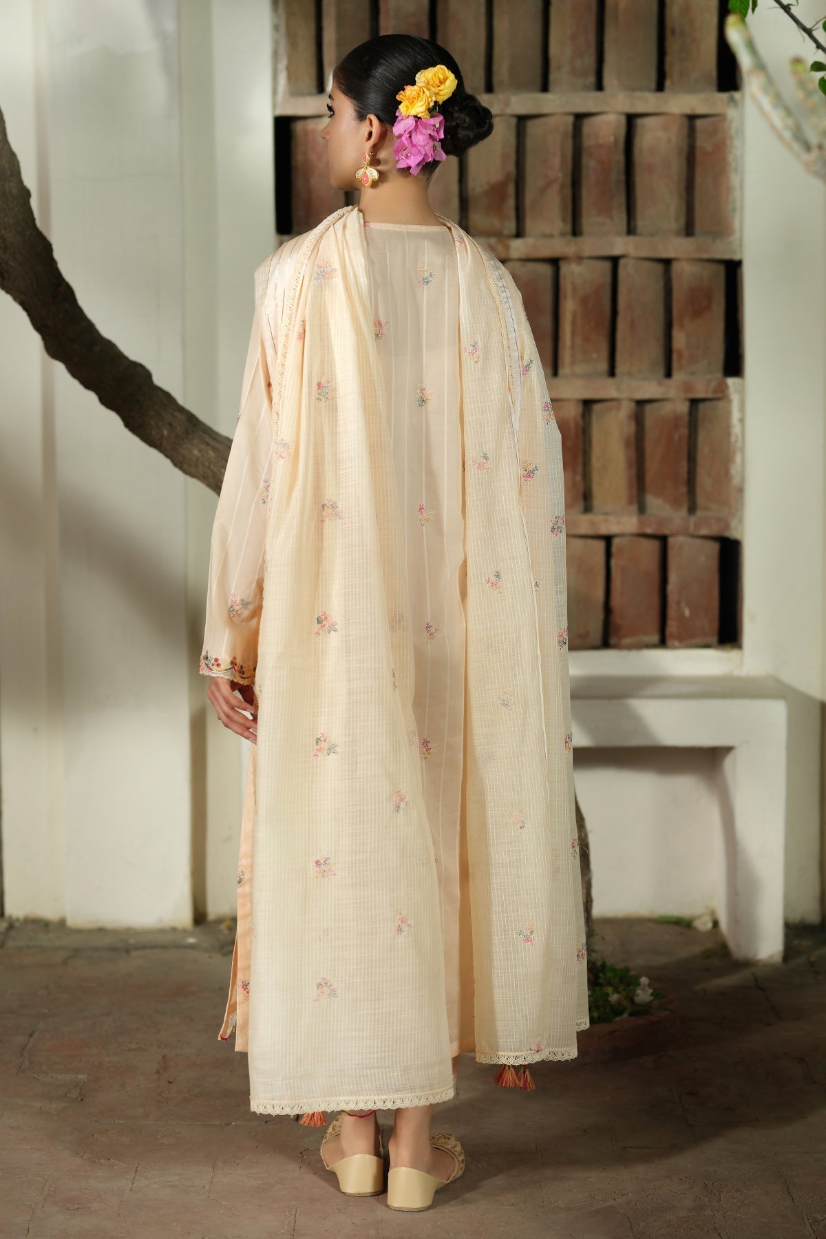 3 Piece - Embroidered Stripe Lawn Suit - C6187 - Shop Now at Kayseria