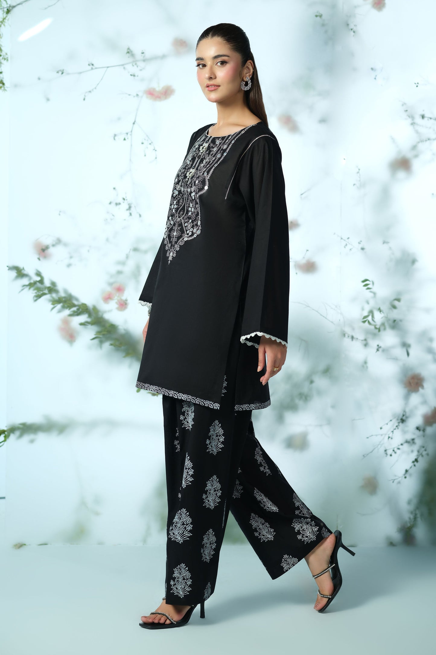 LAWN | EMBROIDERED