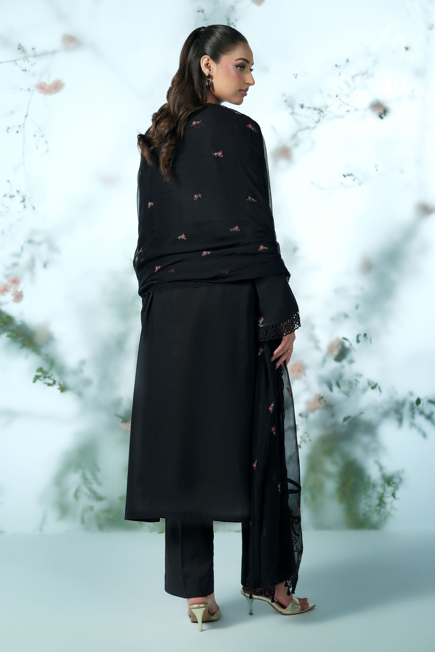 LAWN | EMBROIDERED
