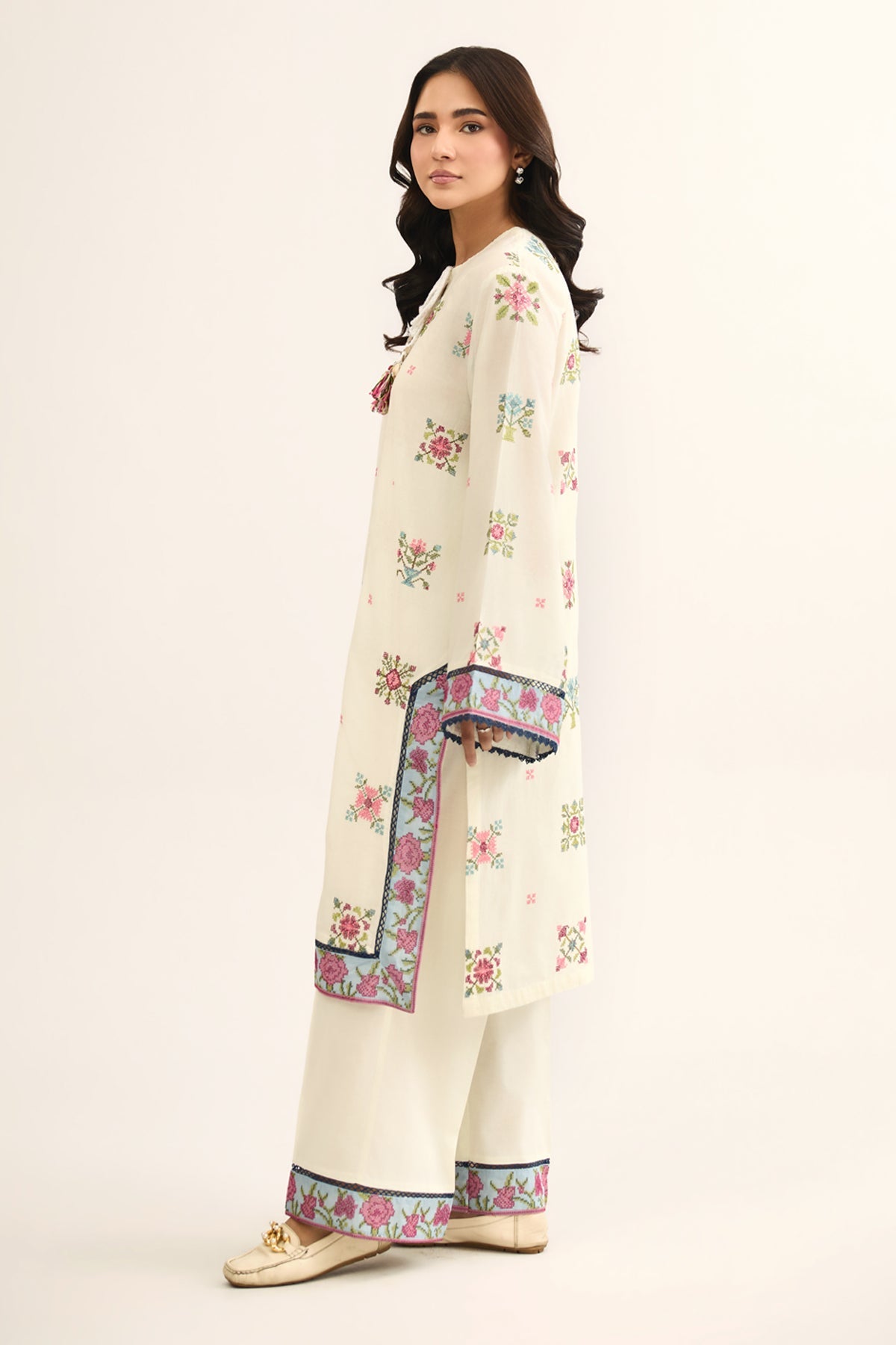 LAWN | EMBROIDERED - Shop Now at Kayseria