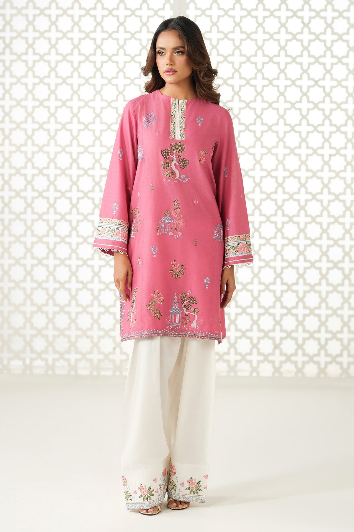 LAWN | EMBROIDERED