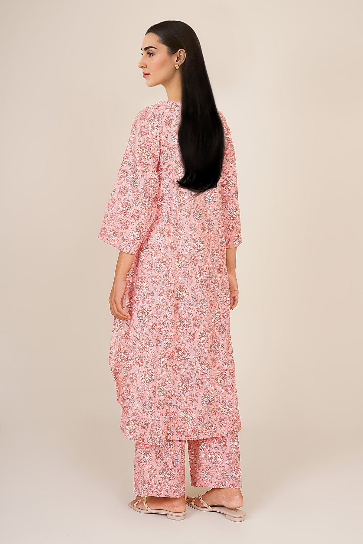 2 Piece - Printed & Embellished Khaddar Suit - KPW25-P3673 - Shop Now at Kayseria