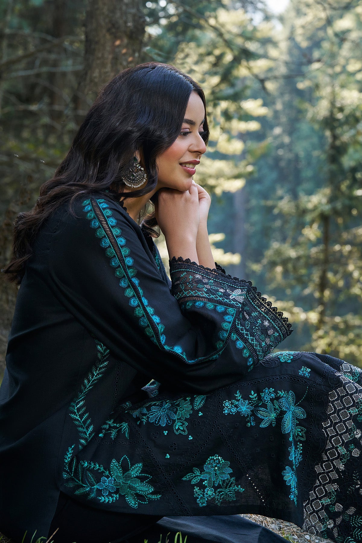2 Piece - Embroidered Khaddar Suit - KPW25-P3776 - Shop Now at Kayseria