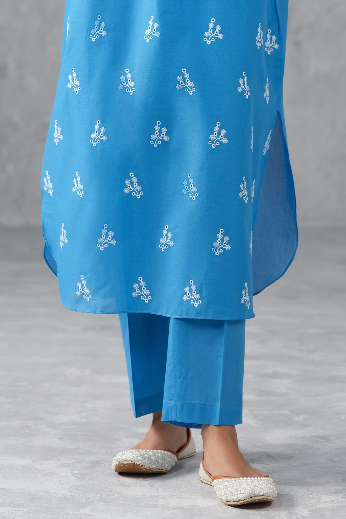 LAWN | EMBROIDERED