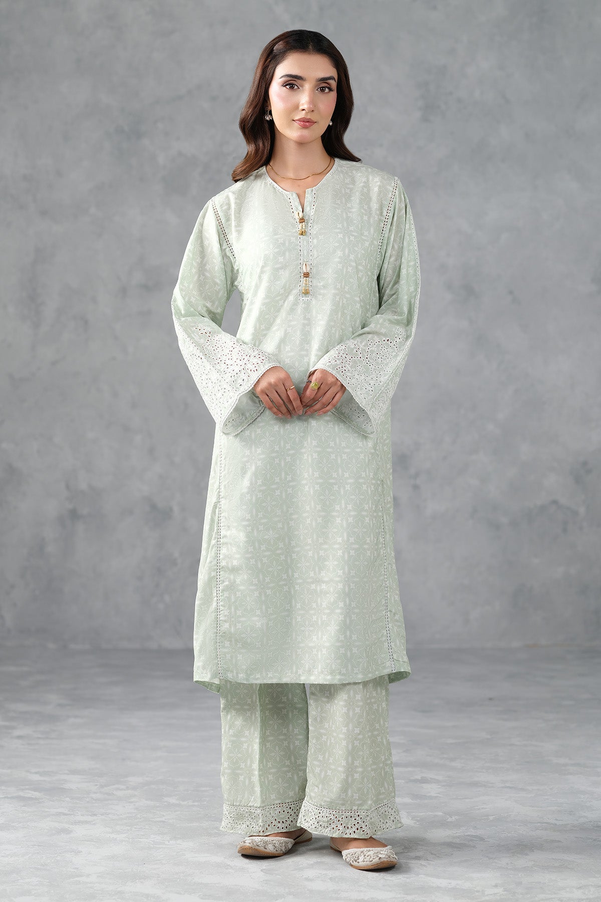 LAWN | EMBROIDERED