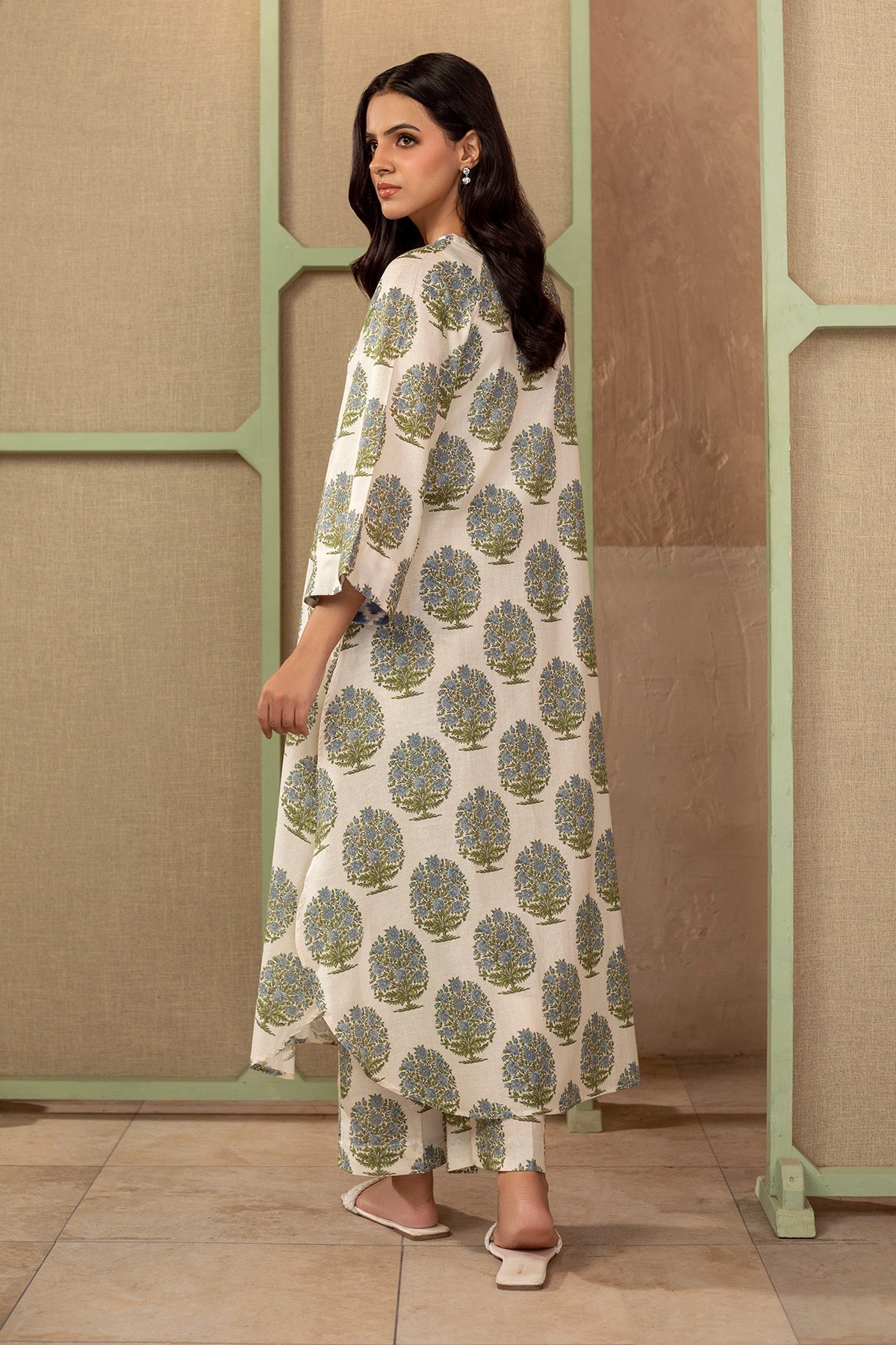 2 Piece - Printed Khaddar Suit - KPW25-P3679 - Shop Now at Kayseria
