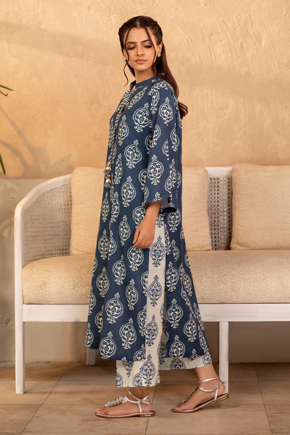 2 Piece - Printed Khaddar Suit - KPW25-P3810 - Shop Now at Kayseria
