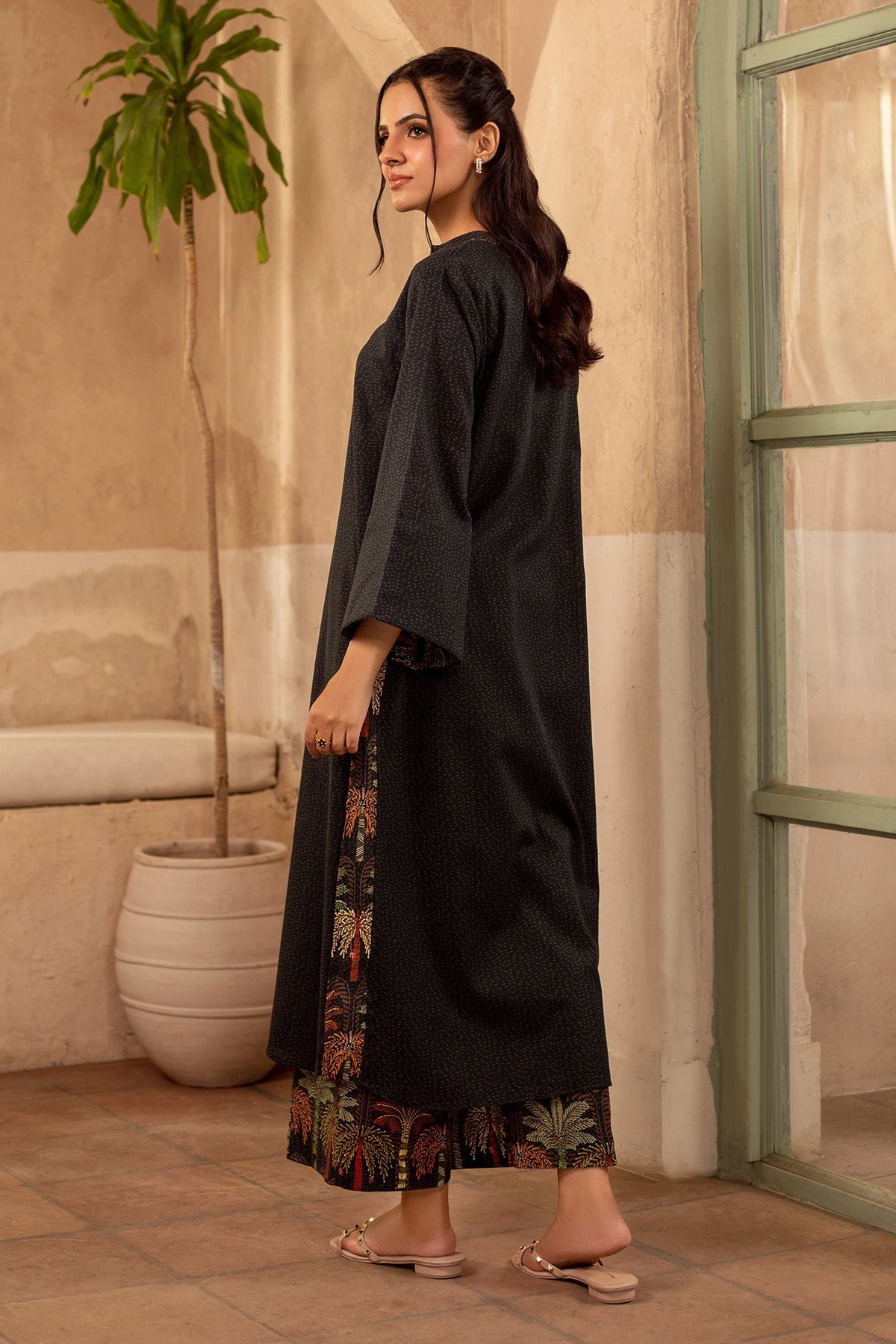 2 Piece - Printed & Embellished Khaddar Suit - KPW25-P3809 - Shop Now at Kayseria