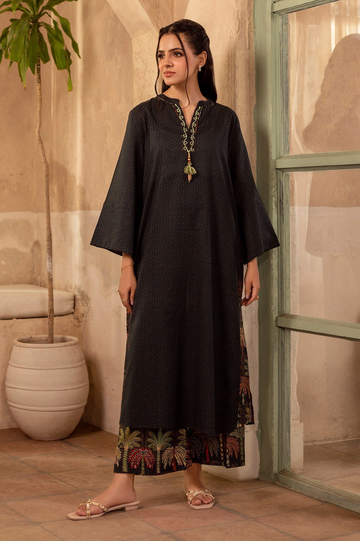 2 Piece - Printed & Embellished Khaddar Suit - KPW25-P3809 - Shop Now at Kayseria