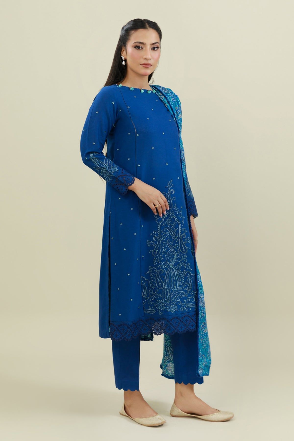 3 Piece - Embroidered Khaddar Suit - C6046-1 - Shop Now at Kayseria