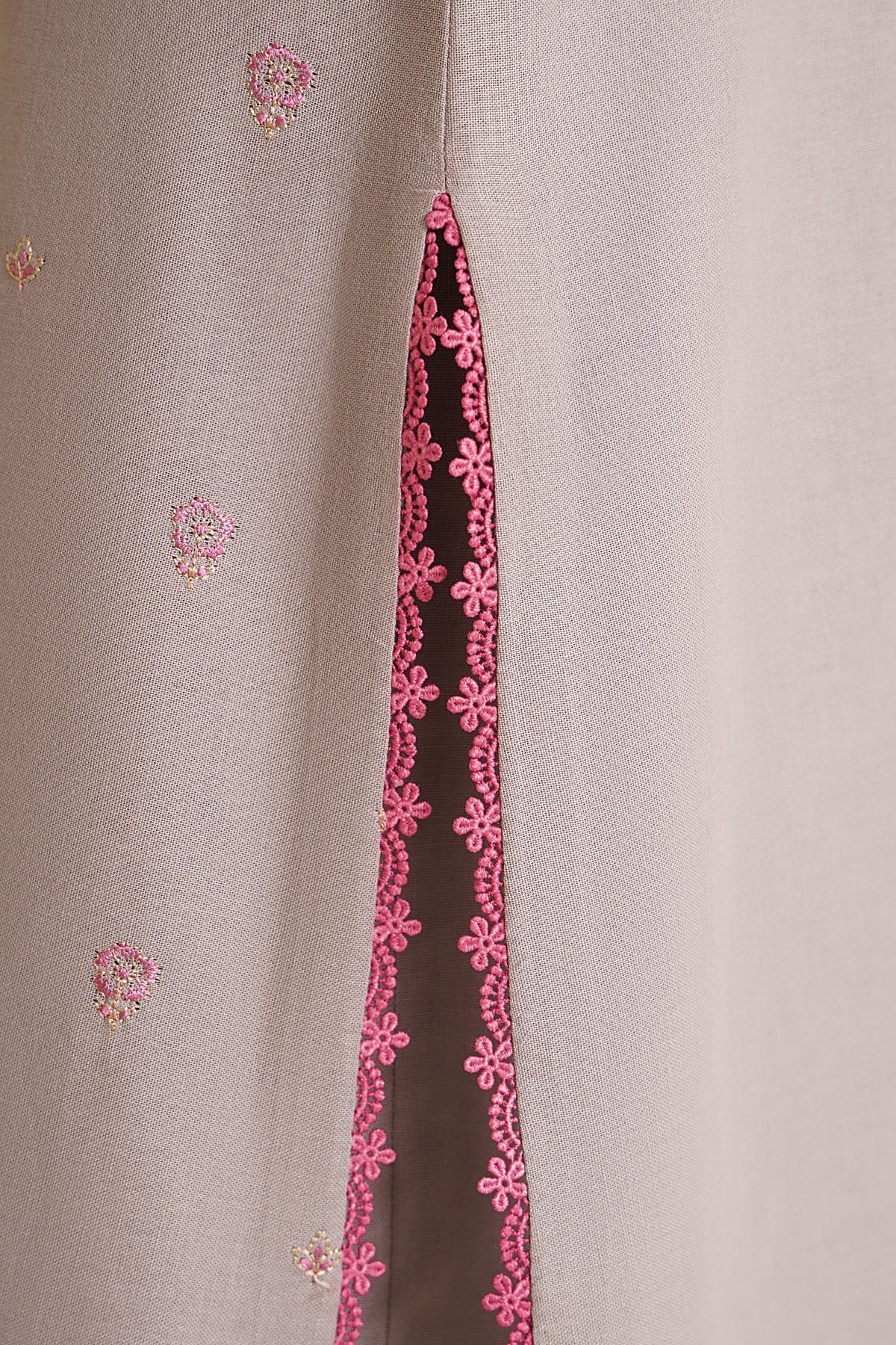 KHADDAR  |  EMBROIDERED - Shop Now at Kayseria