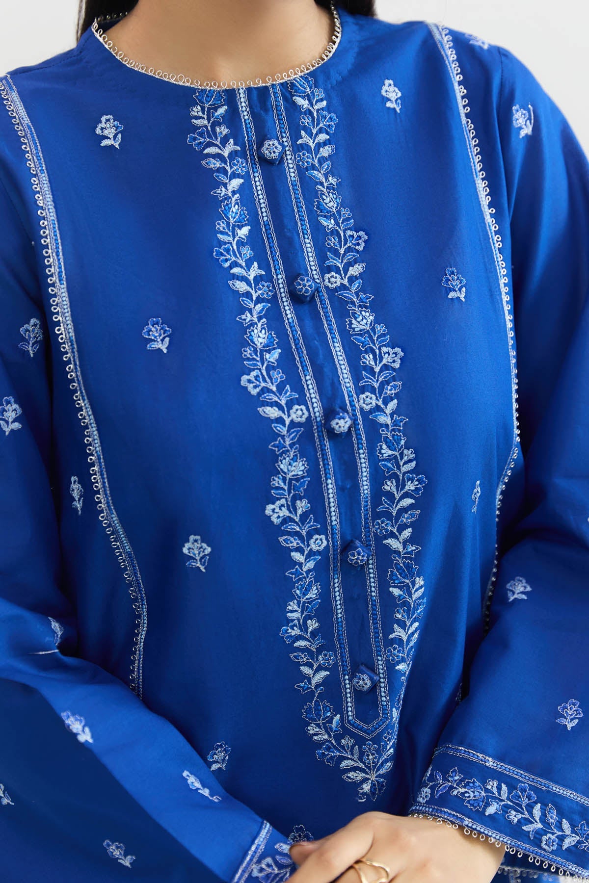 LAWN | EMBROIDERED - Shop Now at Kayseria