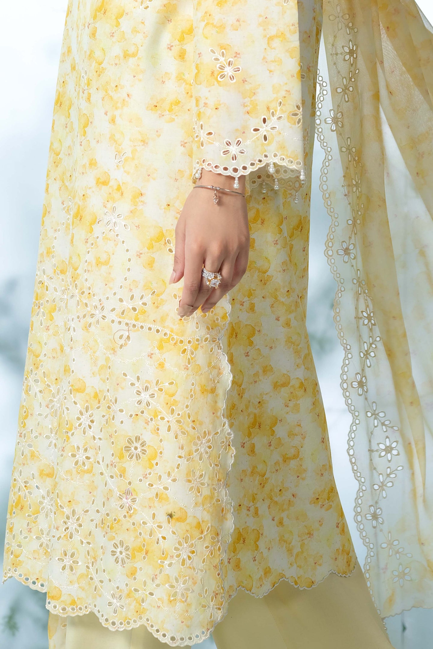 LAWN | EMBROIDERED