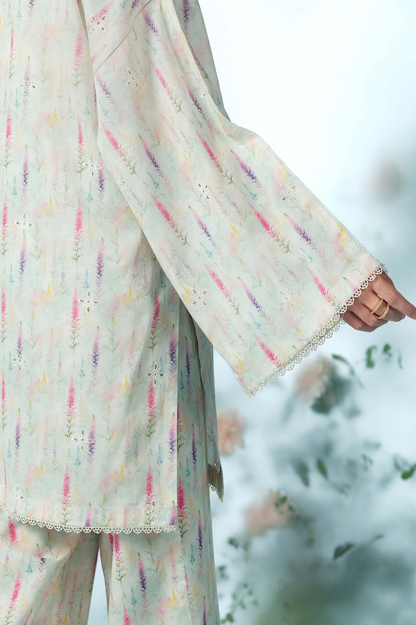 LAWN | EMBROIDERED