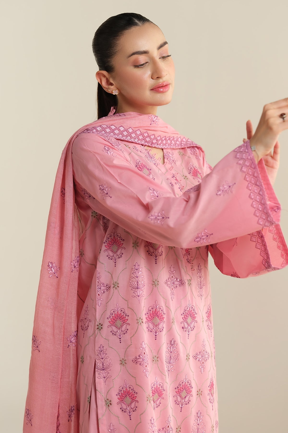 3 Piece - Embroidered Cotton Lawn Suit - E1737 - Shop Now at Kayseria