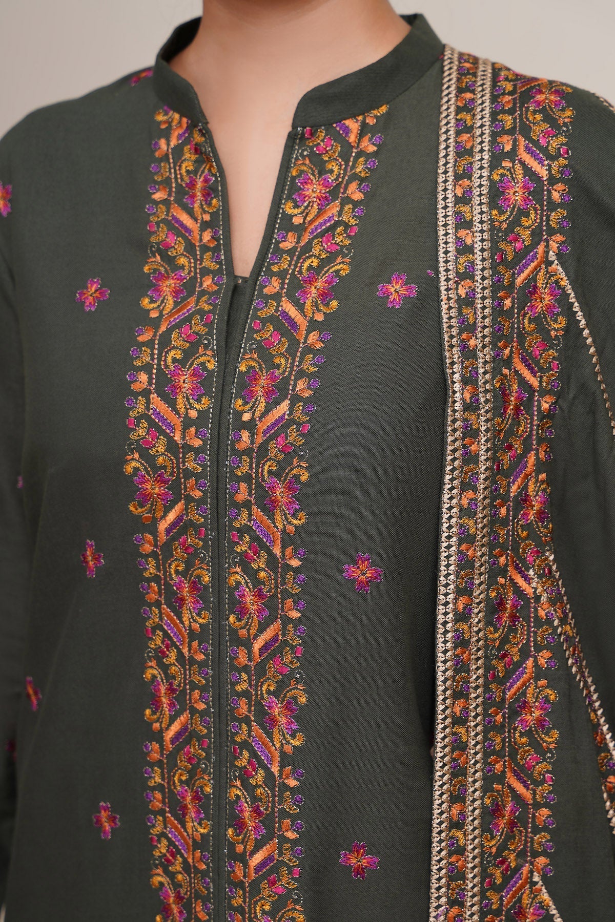 3 Piece - Embroidered Khaddar Suit - E1817 - Shop Now at Kayseria