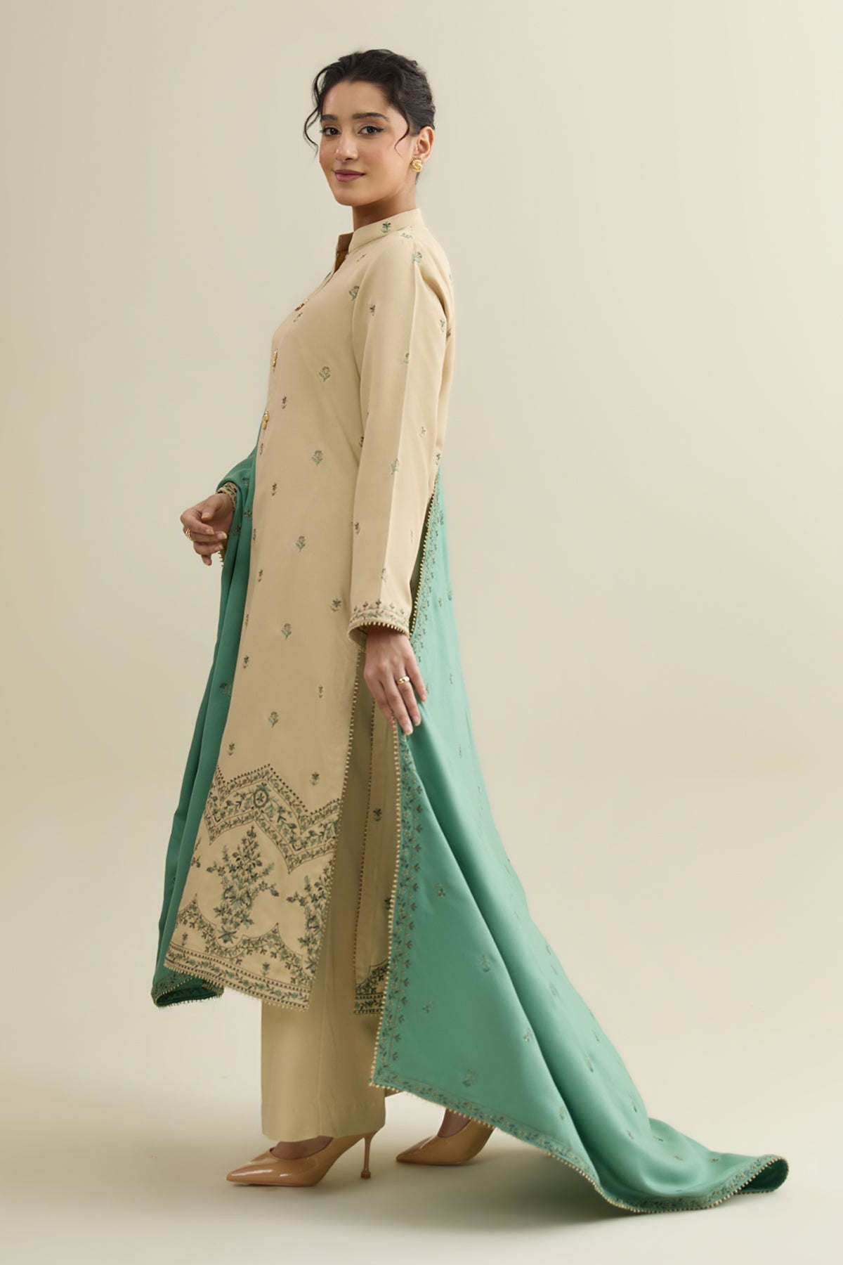 VISCOSE WOOL  |  EMBROIDERED - Shop Now at Kayseria