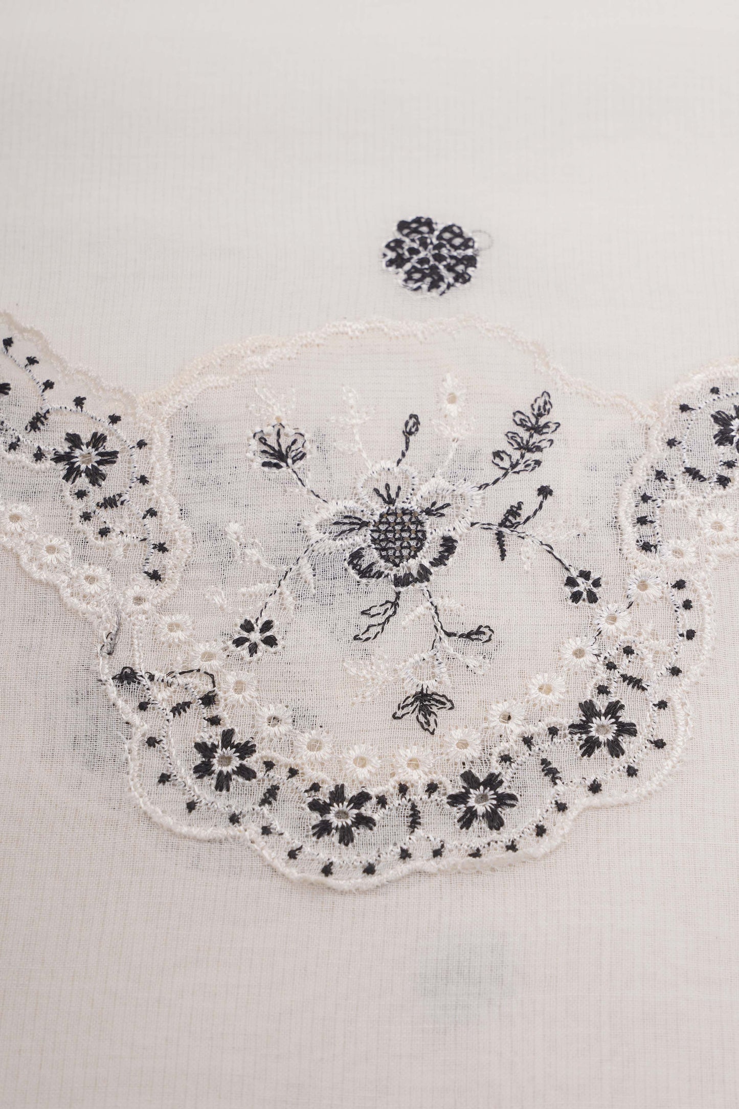 DHAKA MALMAL | EMBROIDERED