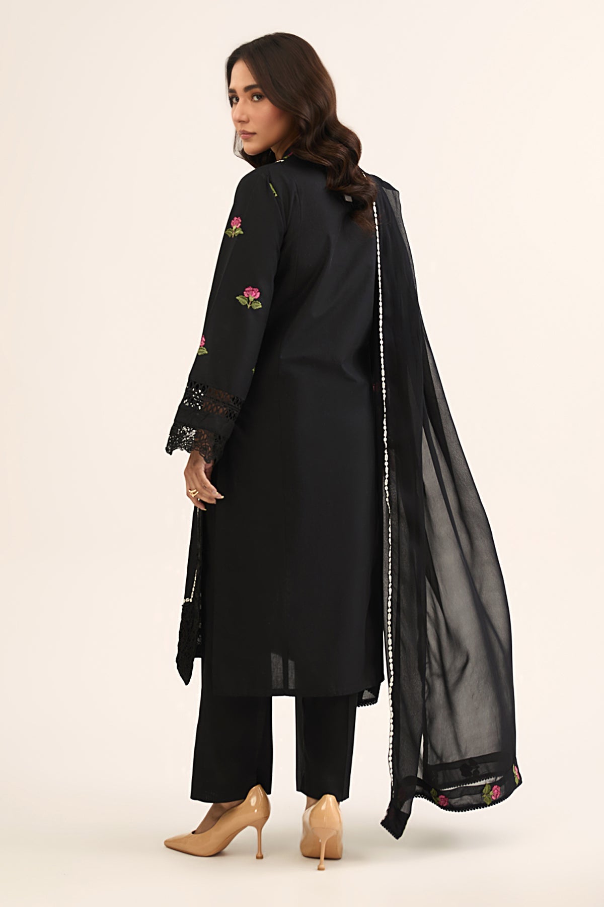 LAWN  |  EMBROIDERED - Shop Now at Kayseria