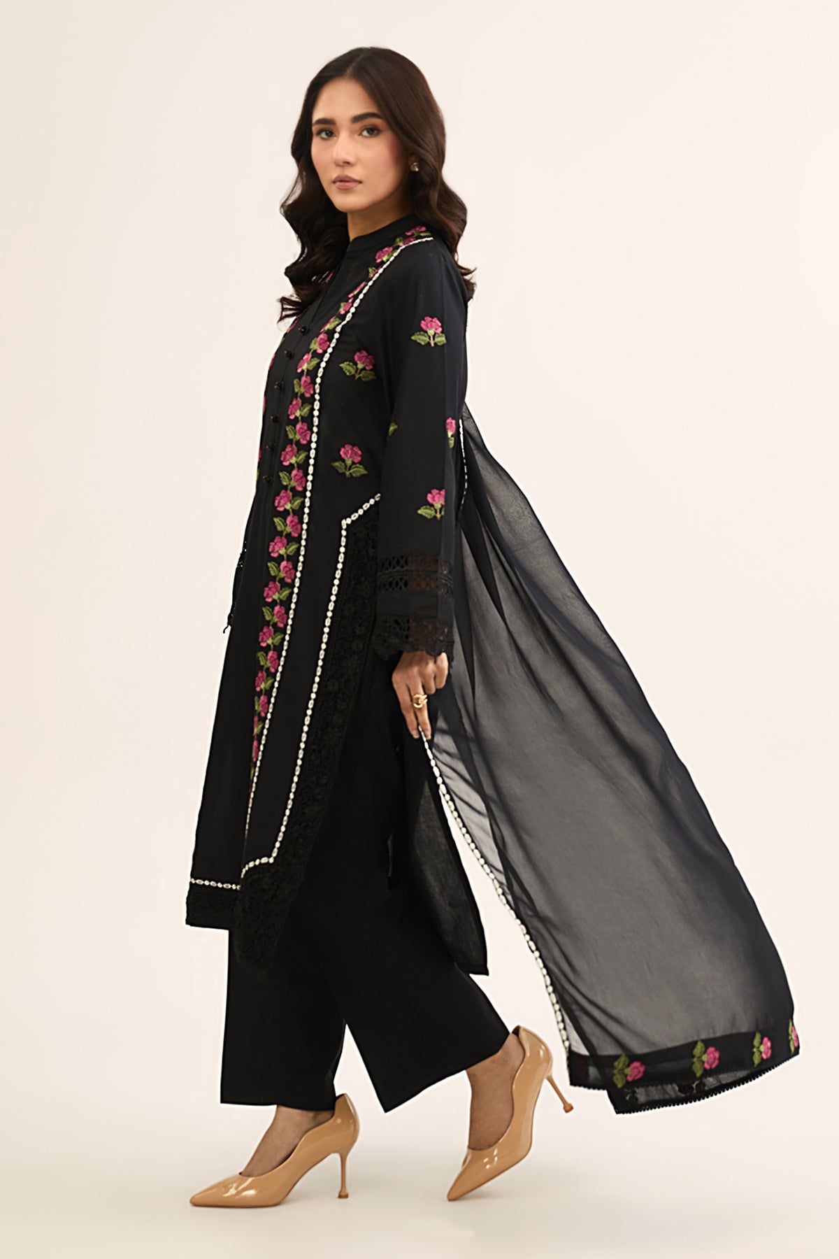 LAWN  |  EMBROIDERED - Shop Now at Kayseria