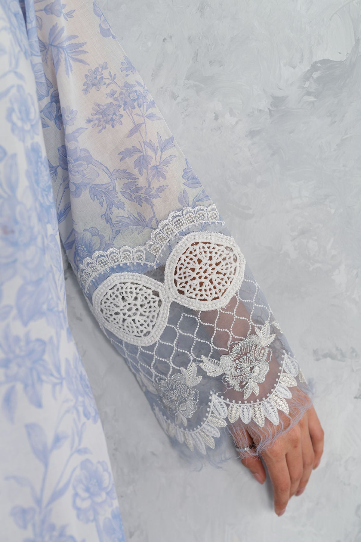 LAWN | EMBROIDERED