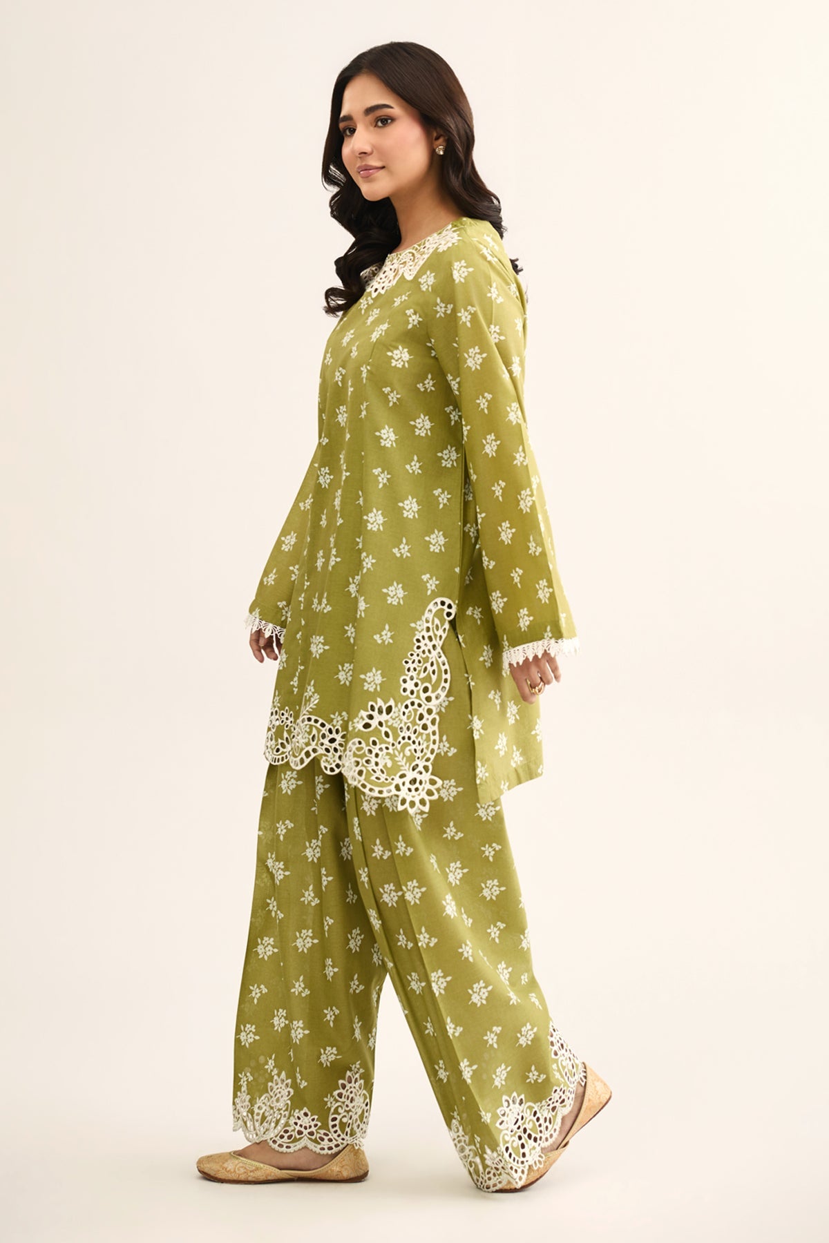 LAWN  |  EMBROIDERED - Shop Now at Kayseria