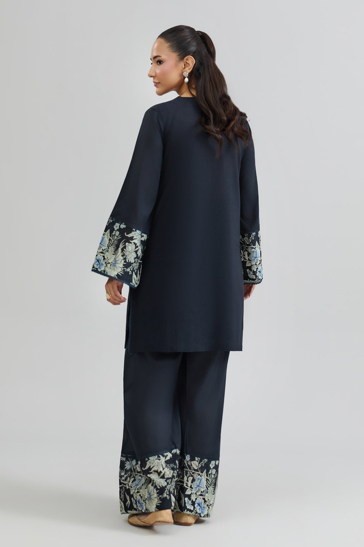 LAWN | EMBROIDERED - Shop Now at Kayseria