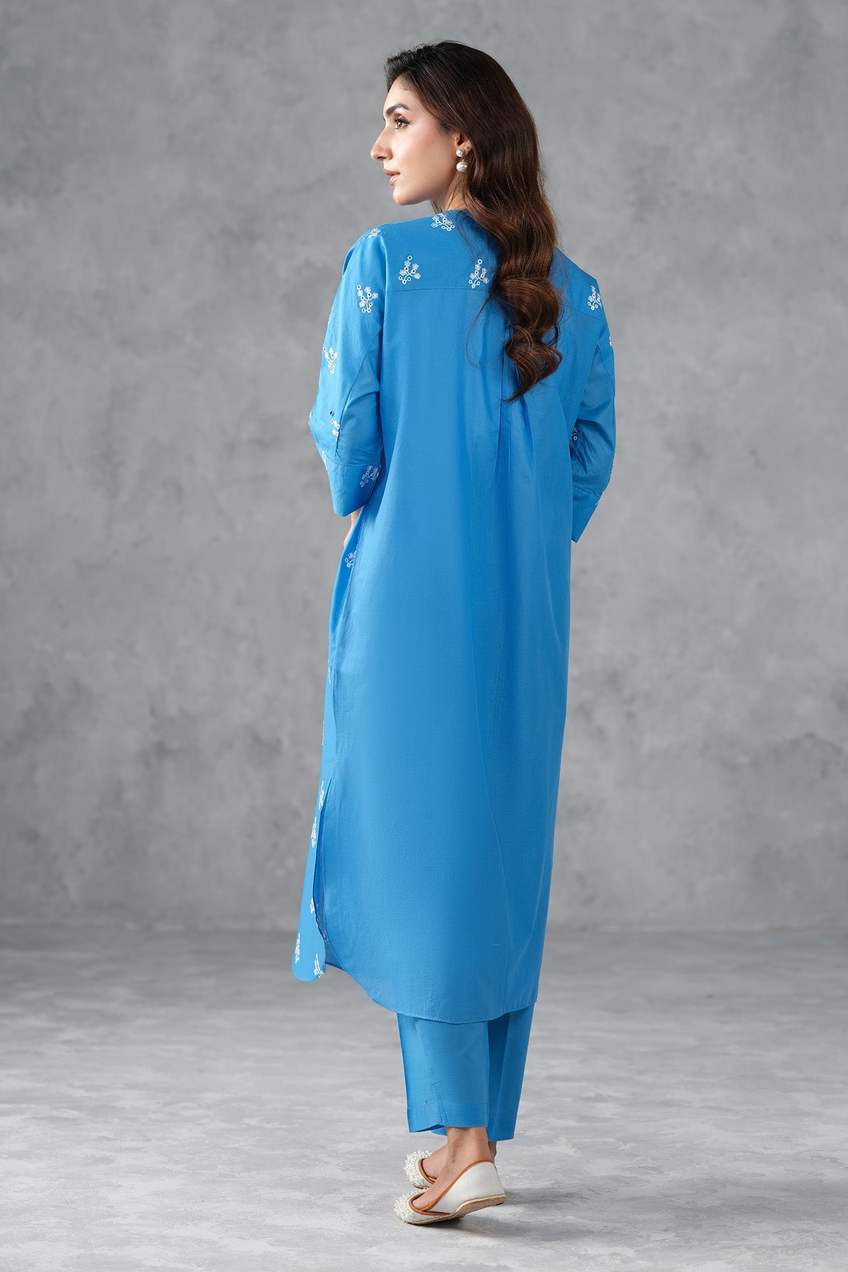 LAWN | EMBROIDERED