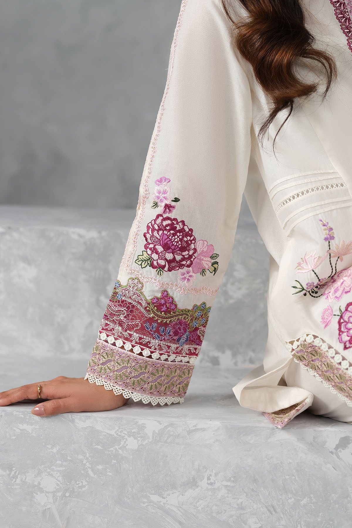 LAWN | EMBROIDERED