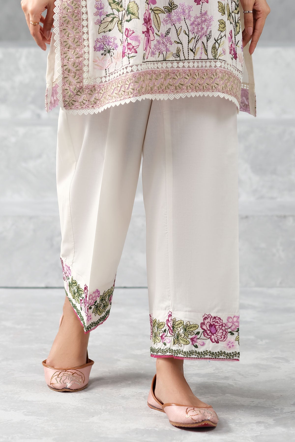 LAWN | EMBROIDERED