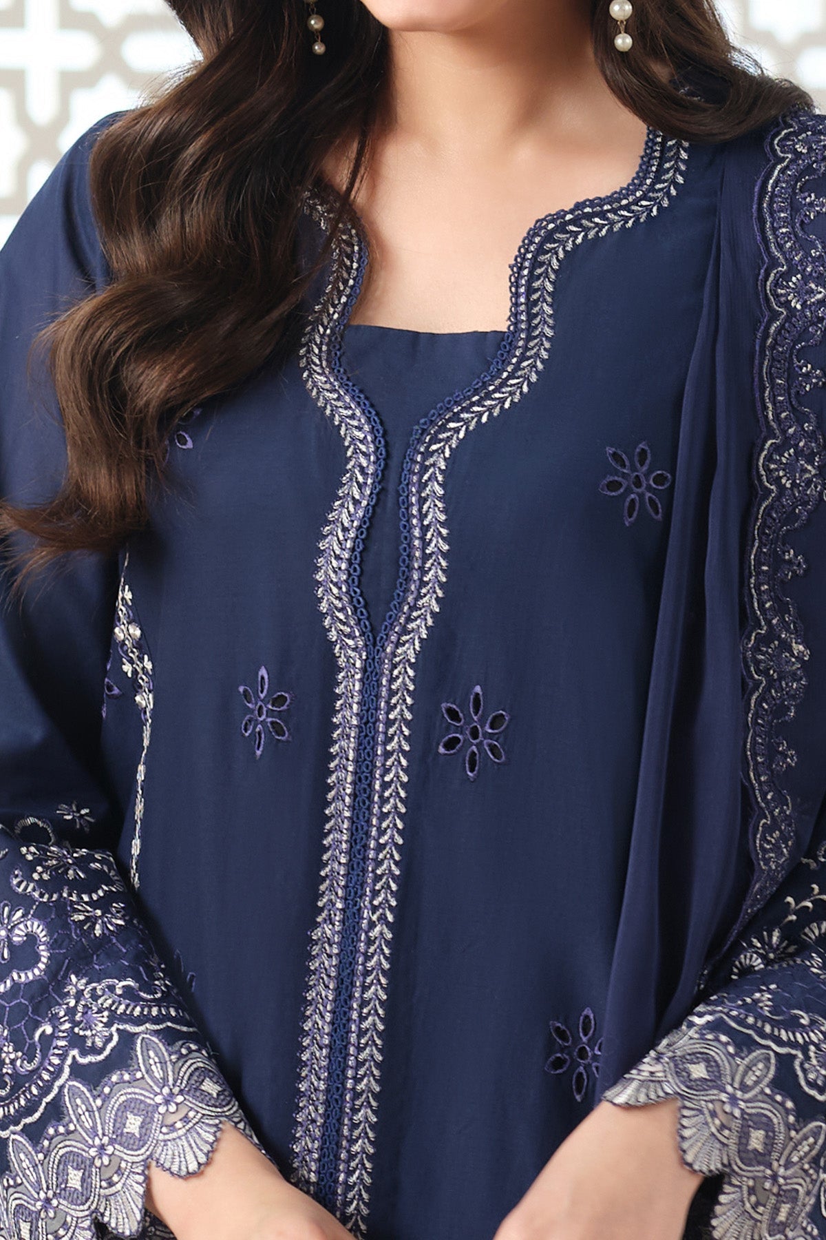 LAWN | EMBROIDERED