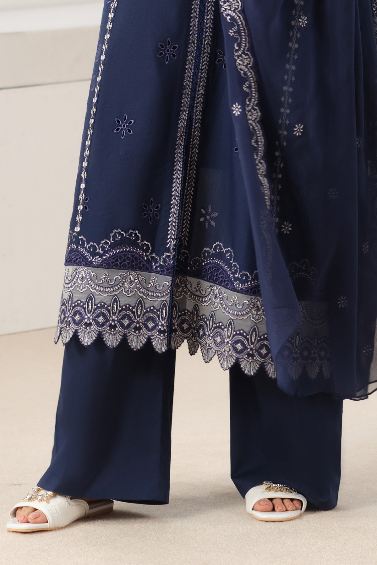 LAWN | EMBROIDERED
