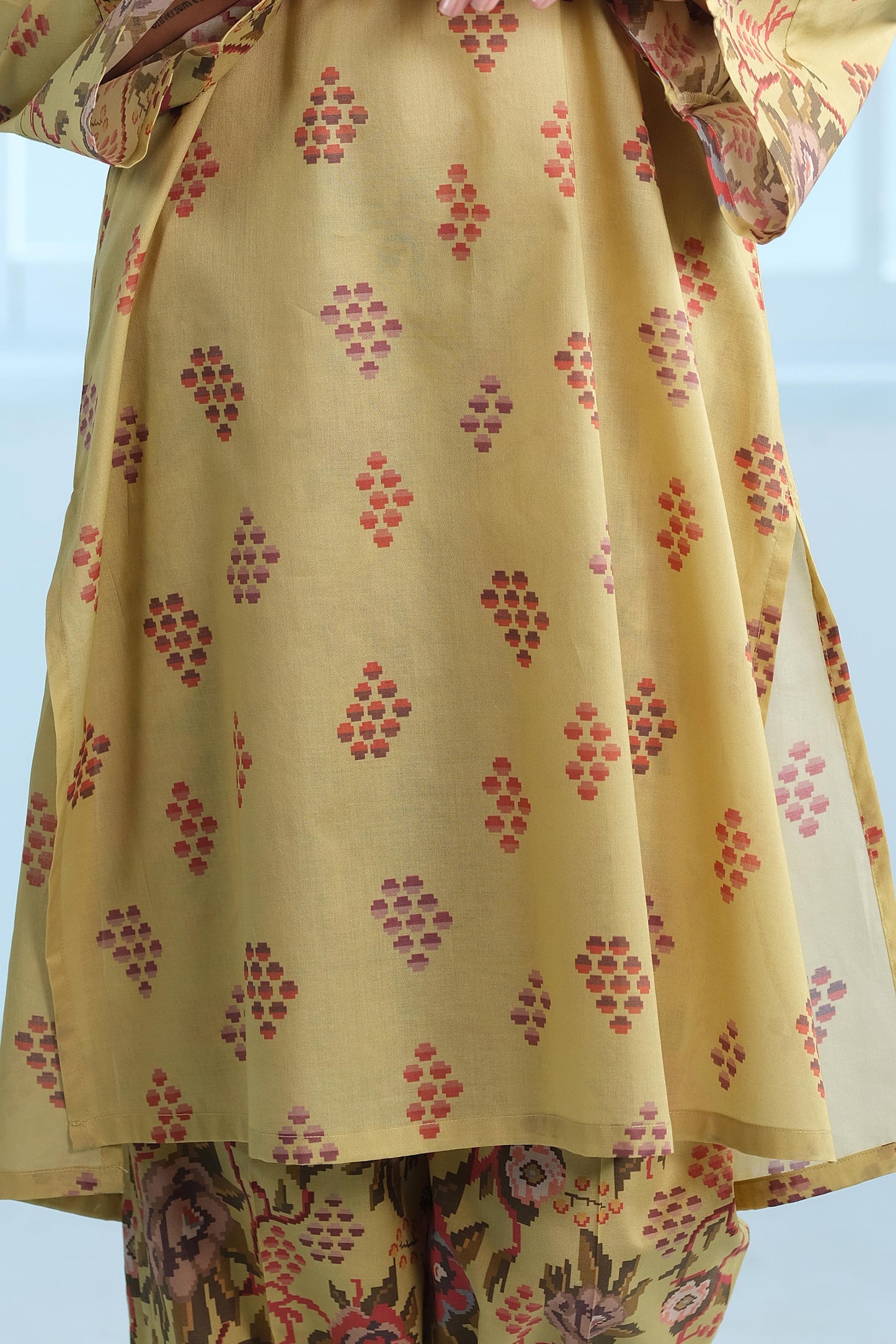 LAWN | PRINTED