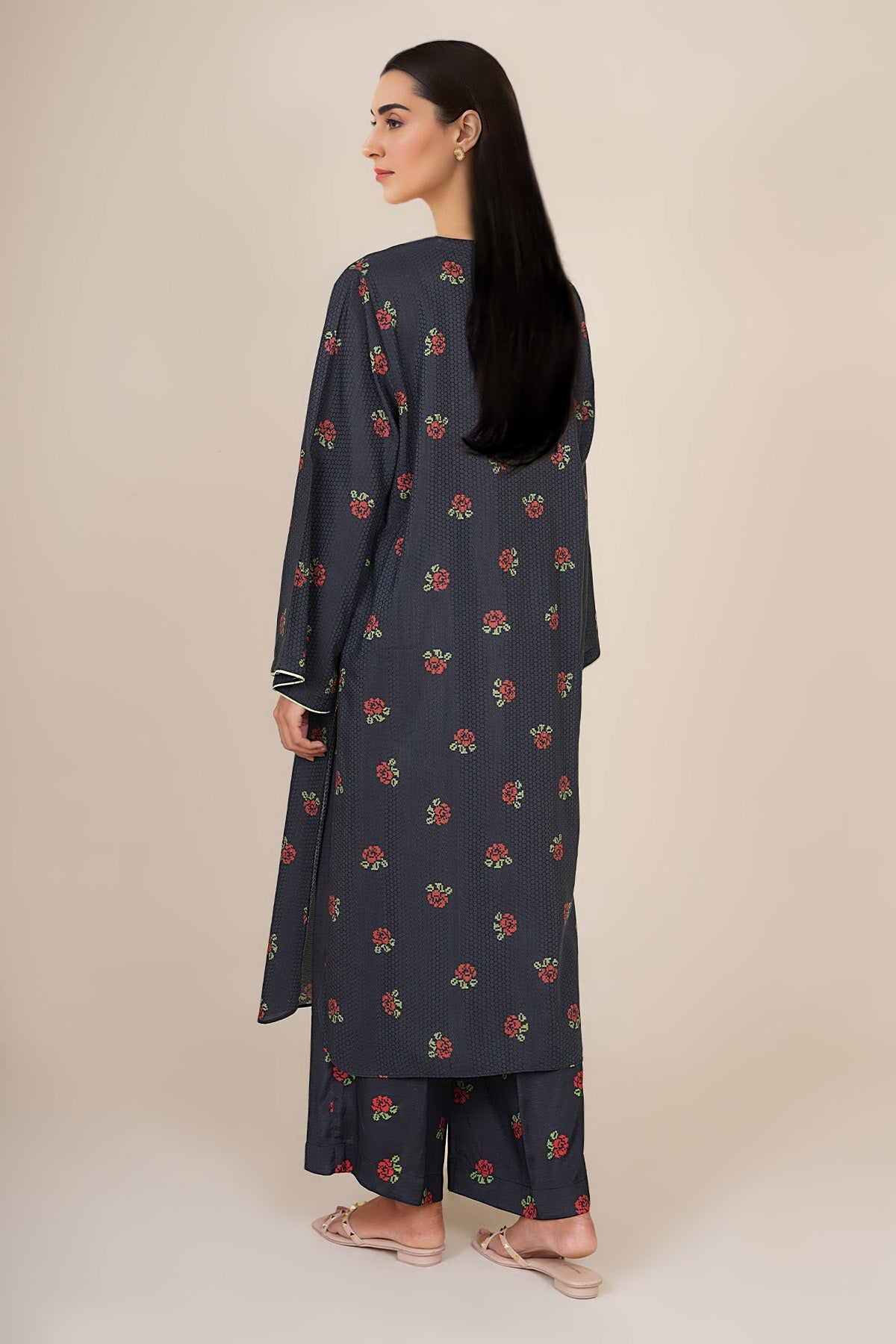 2 Piece - Printed & Embellished Khaddar Suit - KPW25-P3672 - Shop Now at Kayseria
