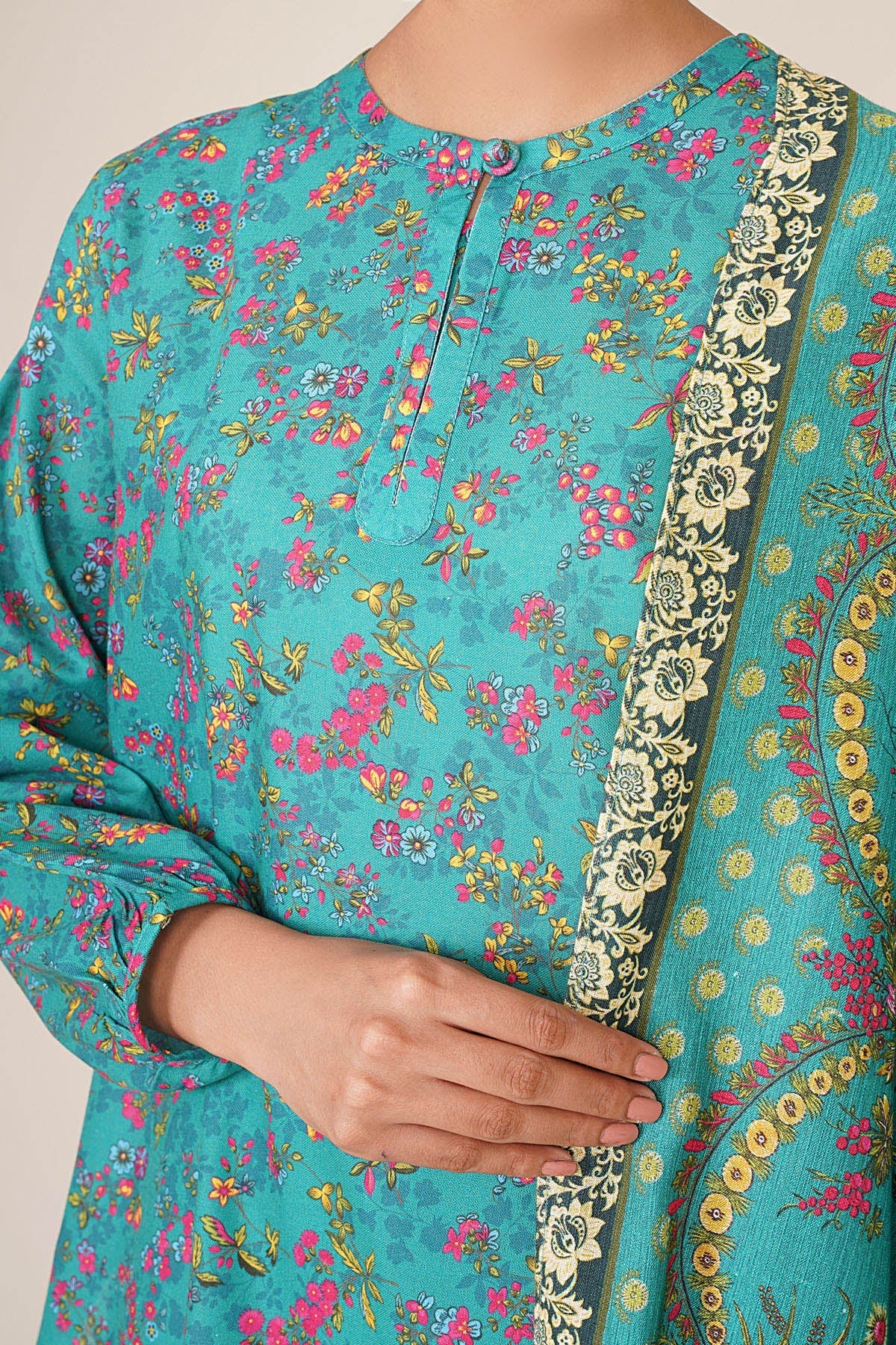 3 Piece - Printed Khaddar Suit - KPW24-P3109-109 - Shop Now at Kayseria