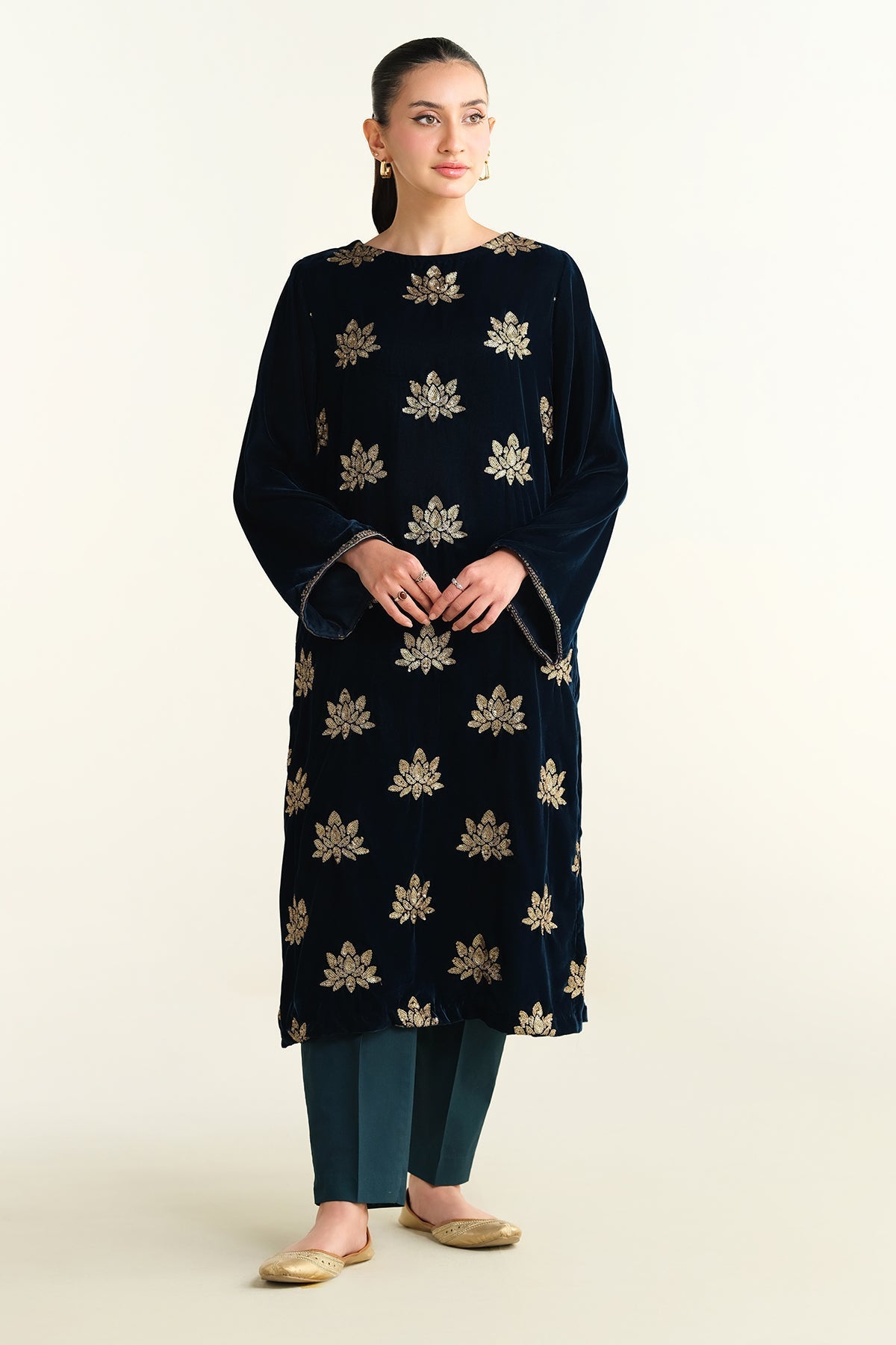 Embroidered Velvet Shirt - KPW24-P3157-157 - Shop Now at Kayseria