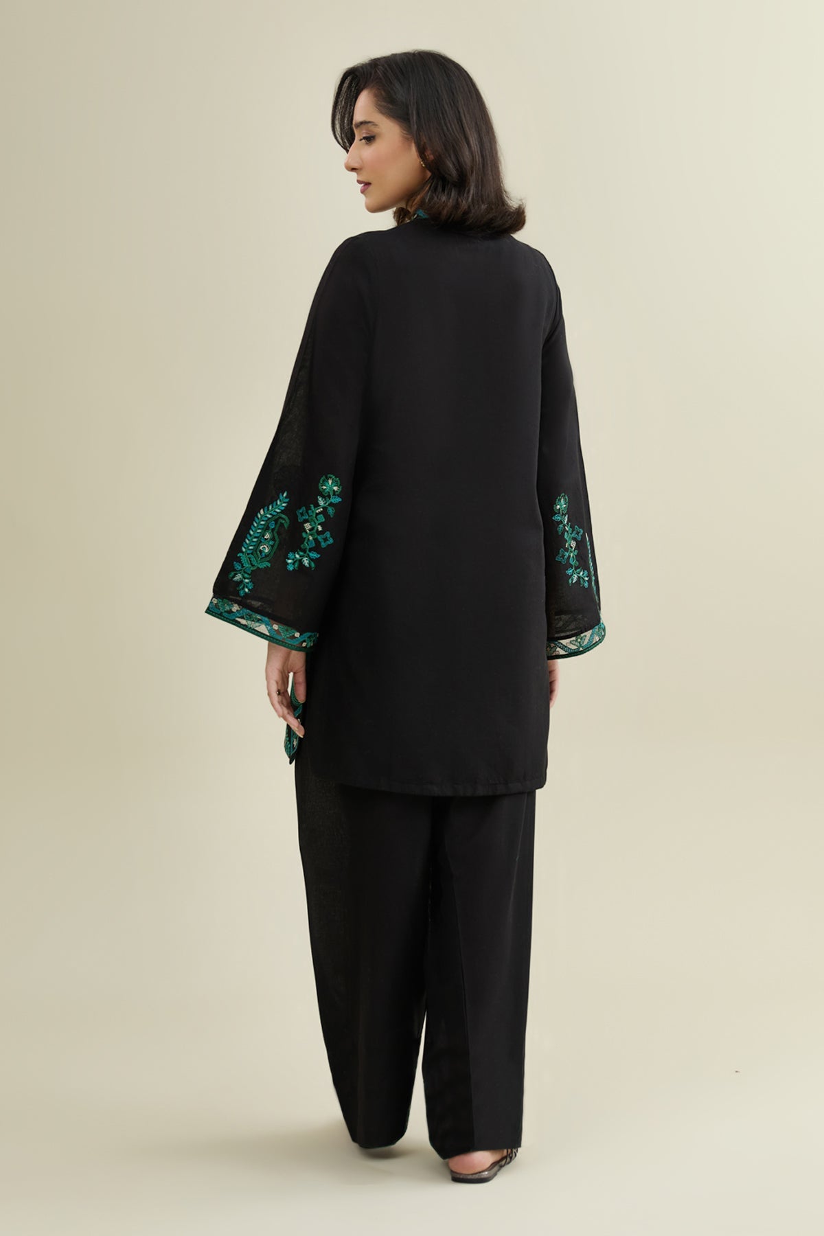 KHADDAR  |  EMBROIDERED - Shop Now at Kayseria