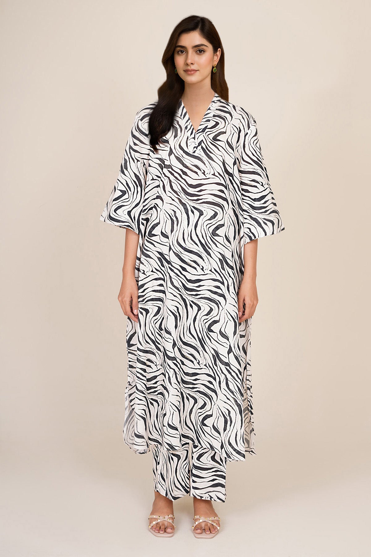 2 Piece - Printed Khaddar Suit - KPW25-P3688 - Shop Now at Kayseria