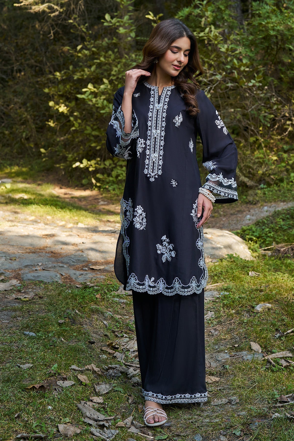 2 Piece - Embroidered Linen Suit - KPW25-P3692 - Shop Now at Kayseria