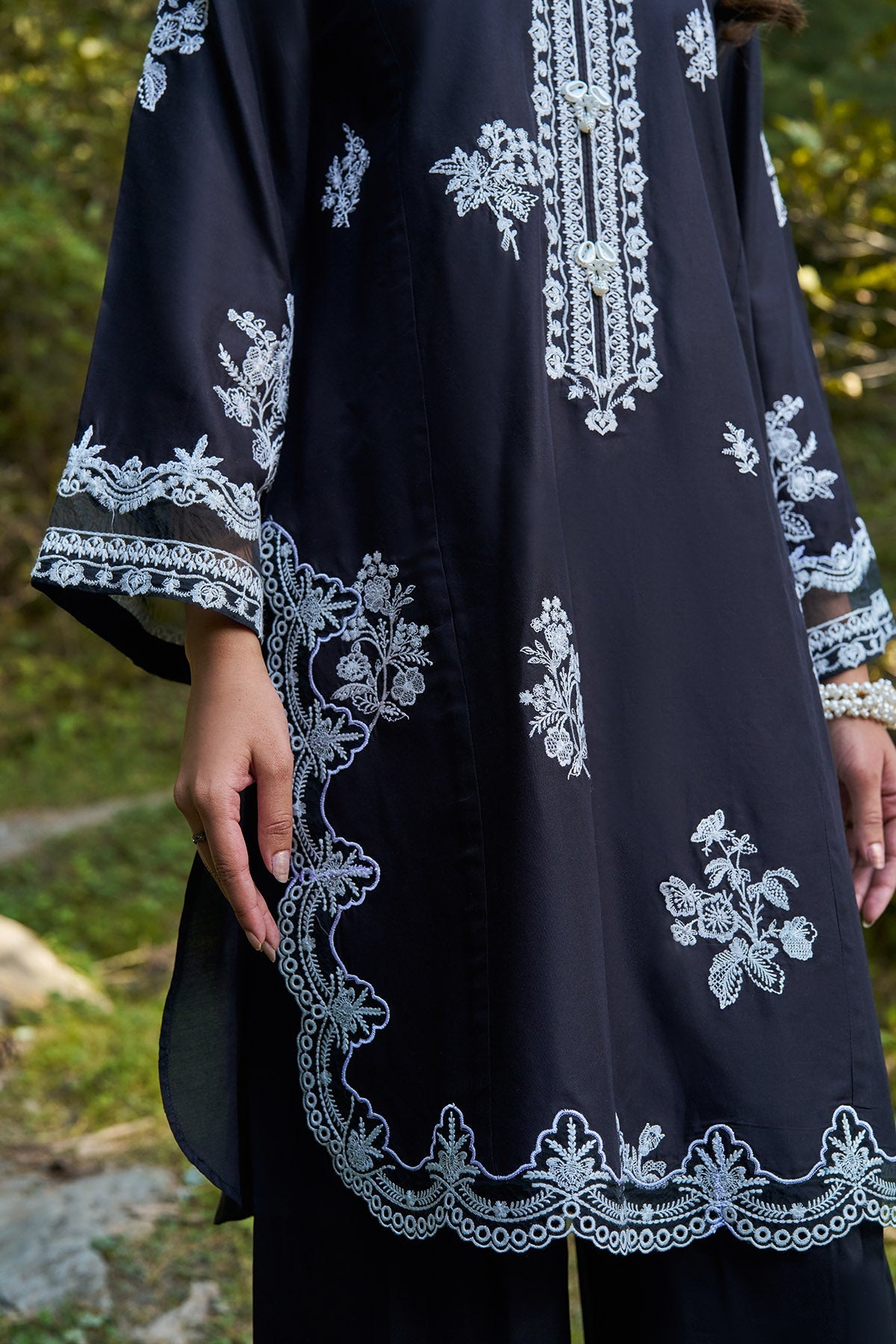 2 Piece - Embroidered Linen Suit - KPW25-P3692 - Shop Now at Kayseria