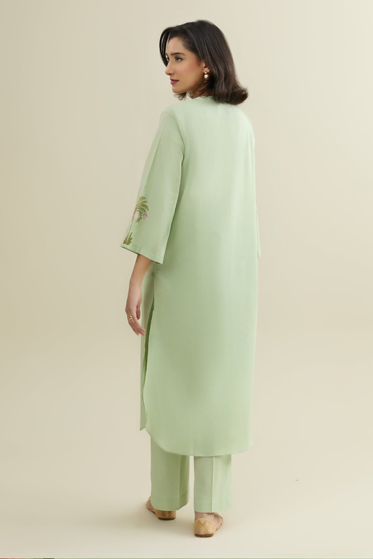 KHADDAR  |  EMBROIDERED - Shop Now at Kayseria