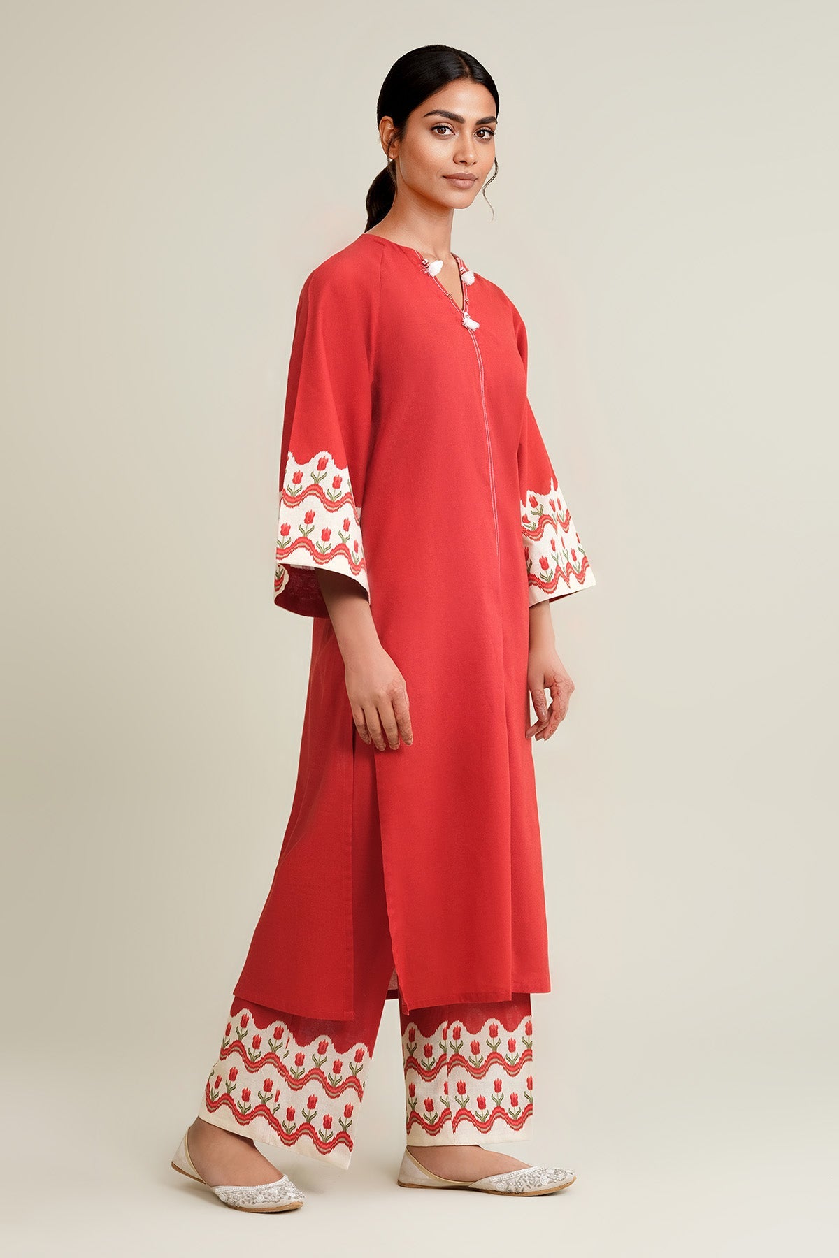 2 Piece - Printed & Embellished Khaddar Suit - KPW25-P3704 - Shop Now at Kayseria