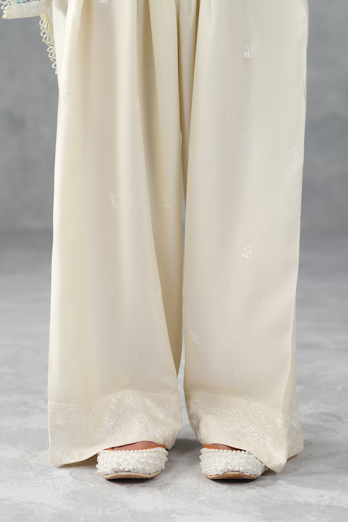 LINEN | EMBROIDERED