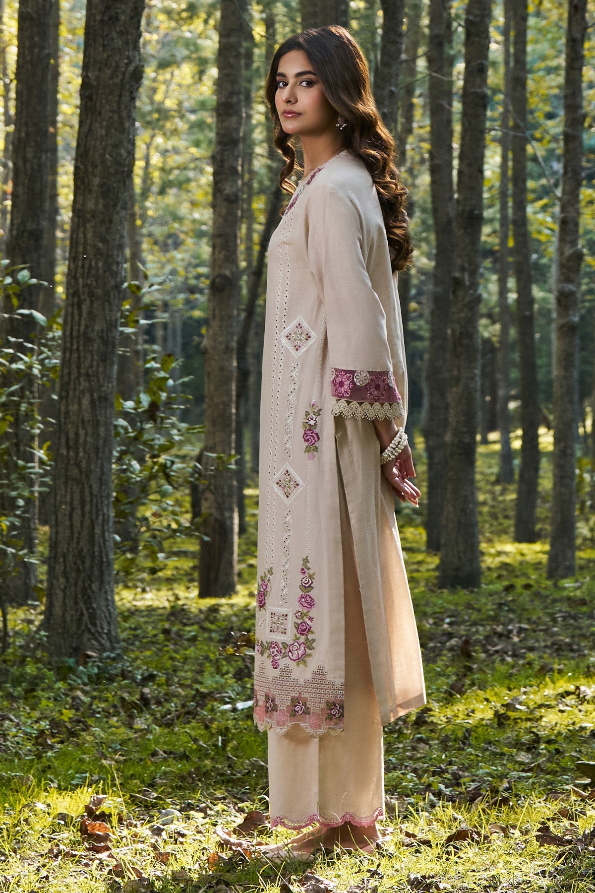 KHADDAR  |  EMBROIDERED - Shop Now at Kayseria
