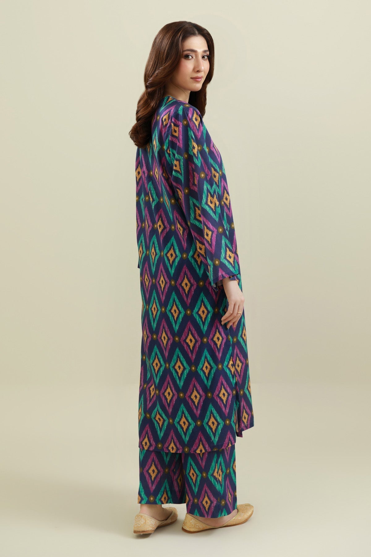 2 Piece - Printed Khaddar Suit - KPW25-P3751 - Shop Now at Kayseria
