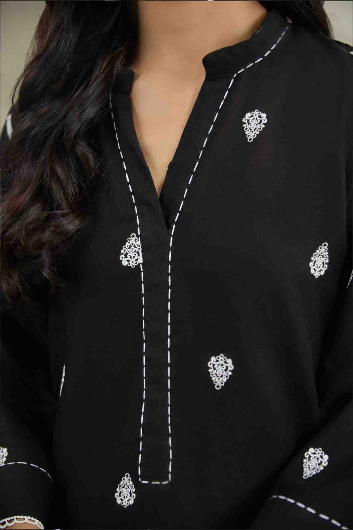 KHADDAR  |  EMBROIDERED - Shop Now at Kayseria
