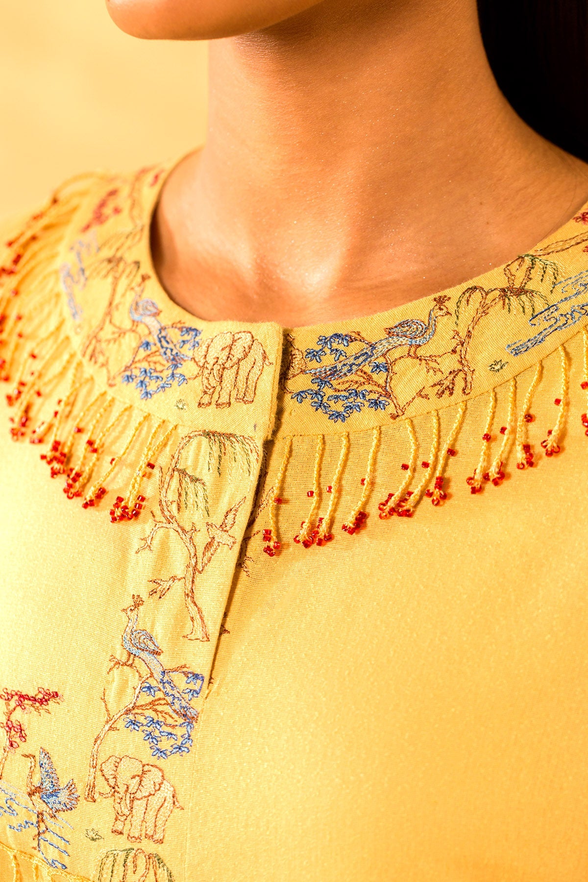 KARANDI  |  EMBROIDERED - Shop Now at Kayseria