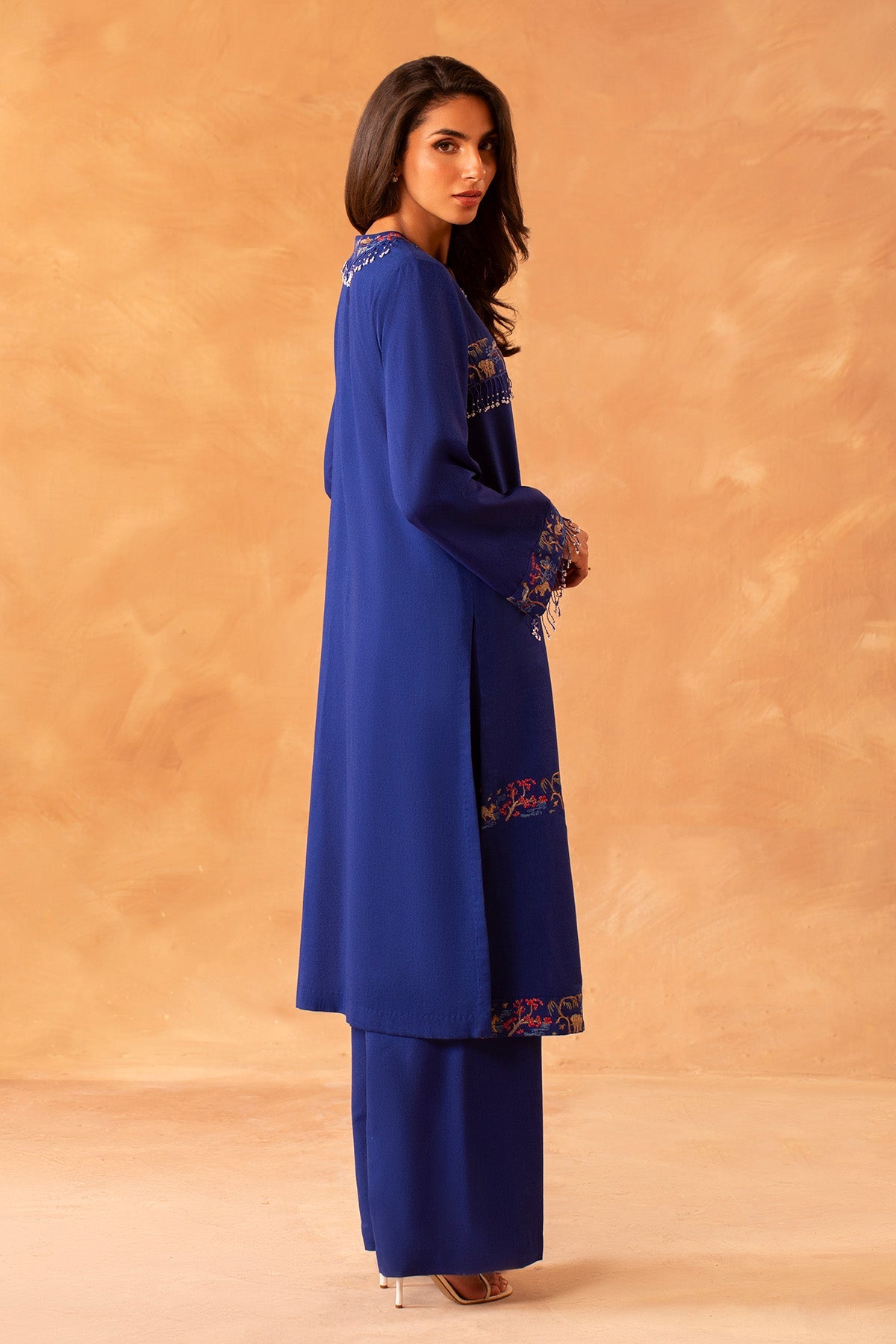 KARANDI  |  EMBROIDERED - Shop Now at Kayseria