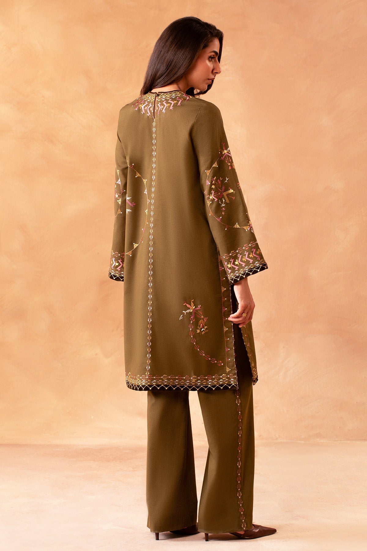 KHADDAR  |  EMBROIDERED - Shop Now at Kayseria