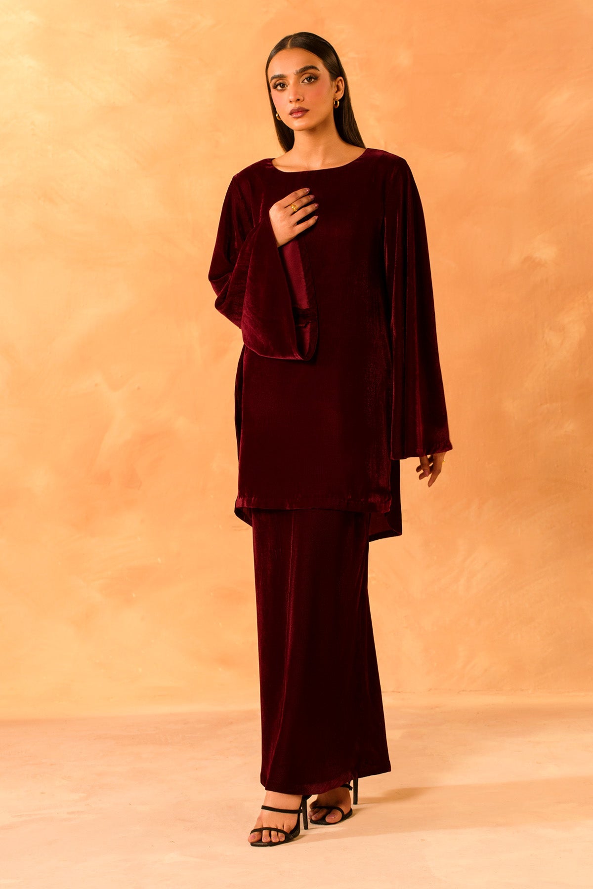 VELVET  |  SOLID - Shop Now at Kayseria